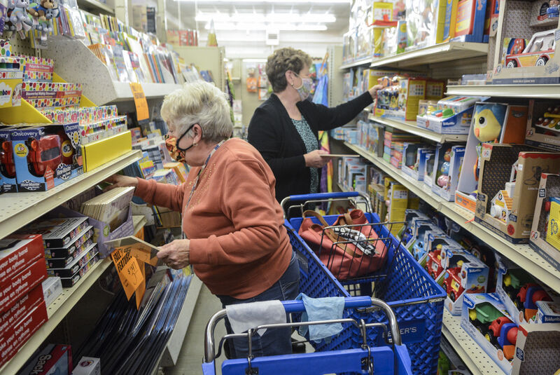 Holiday shopping begins amid pandemic